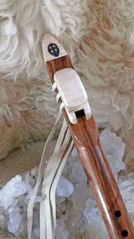 Key of E flute of Tiger wood and Curly Maple — product photo