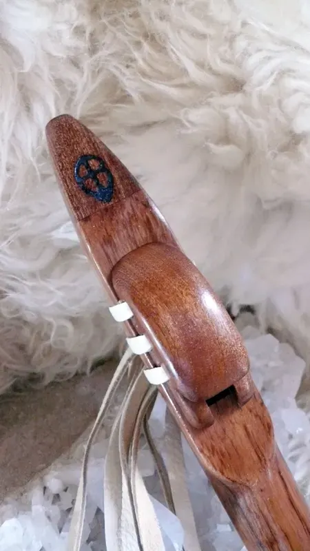 Key of E flute of Tiger wood and Sapele wood accents — product photo