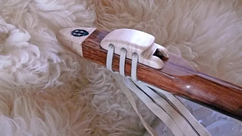 Key of E flute of Tiger wood and Curly Maple — product photo